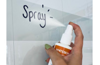 Whiteboard cleaning spray