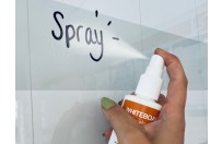 Whiteboard cleaning spray